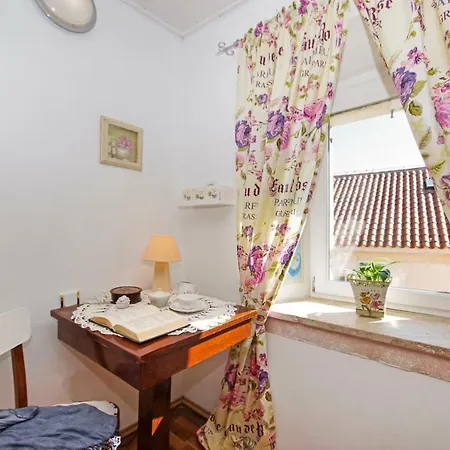 아파트 Villa Igrane 이그라네