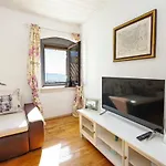Villa Igrane アパート